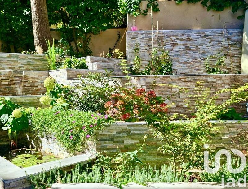 Maison - 205 m² - 9 pièces