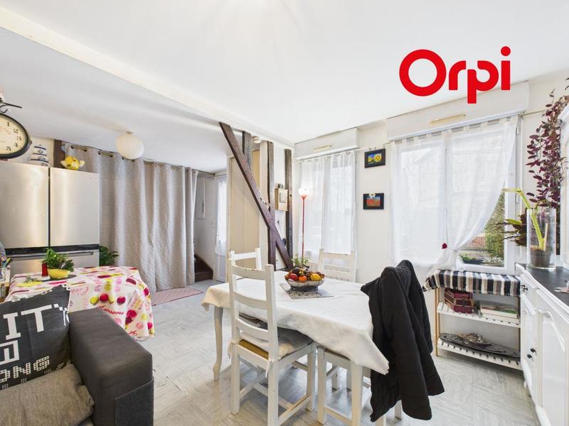 Immeuble - 210 m² - 12 pièces