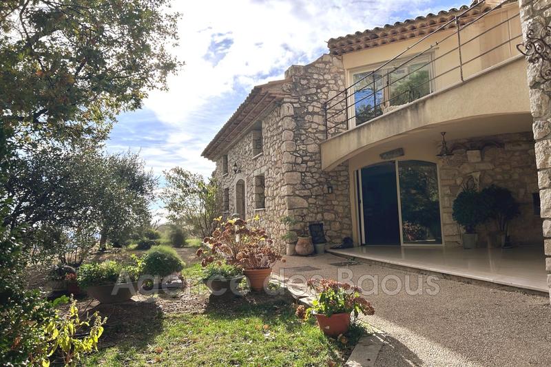 Maison - 222 m² - 6 pièces