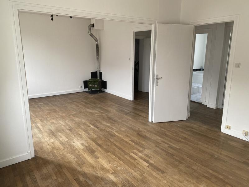 Maison - 240 m² - 9 pièces