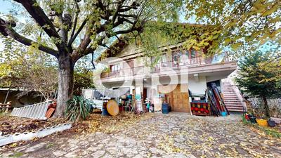 Maison - 141 m² - 5 pièces