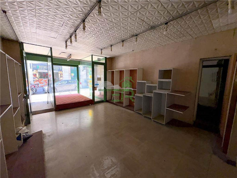 Local commercial - 85 m² - 2 pièces