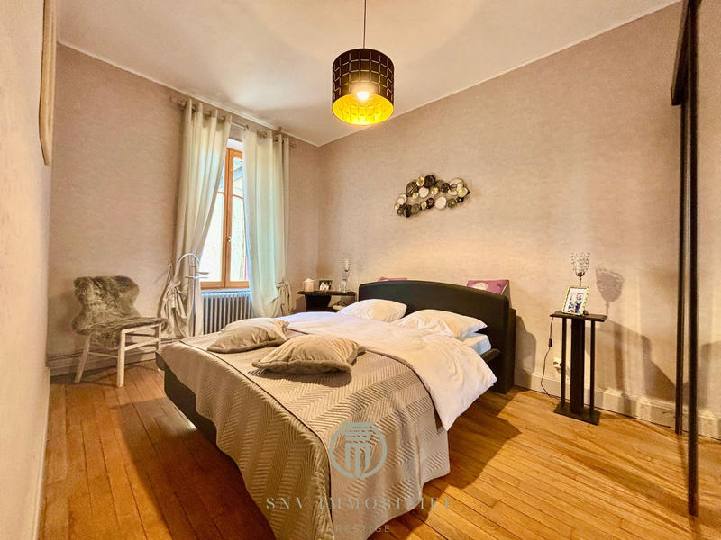 Maison - 290 m² - 12 pièces