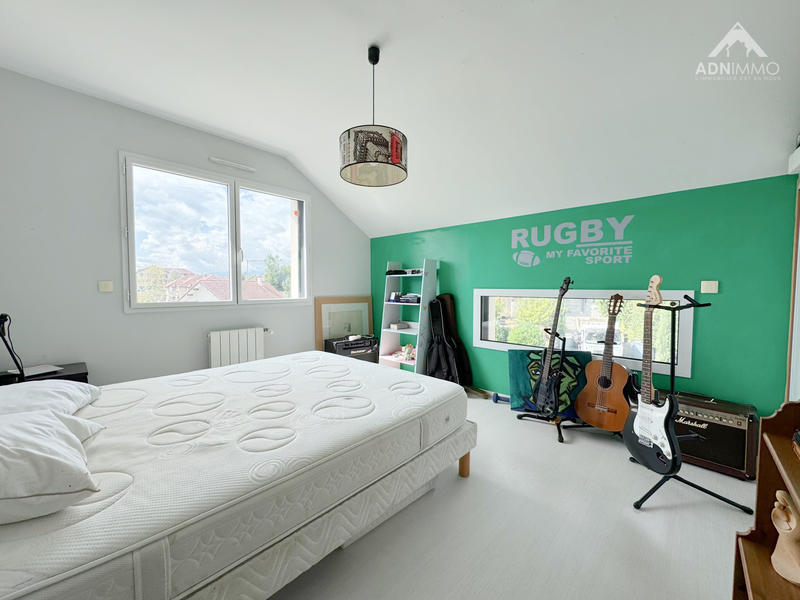 Maison - 280 m² - 6 pièces