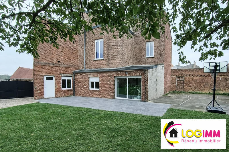 Maison - 203 m² - 10 pièces