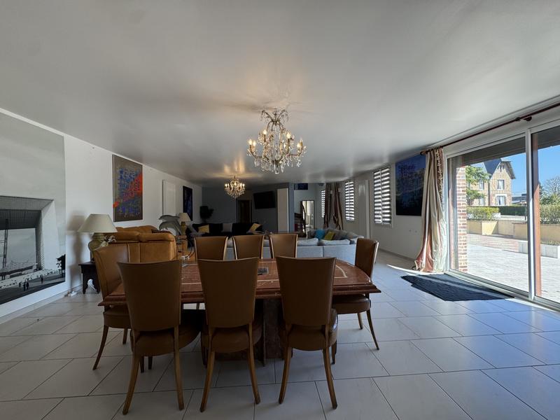 Maison - 700 m² - 15 pièces