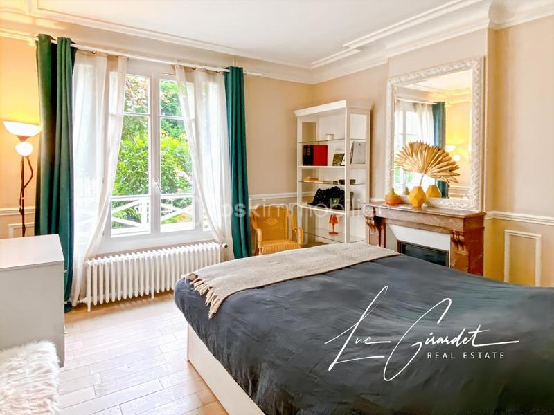 Maison traditionnelle - 170 m² - 6 pièces