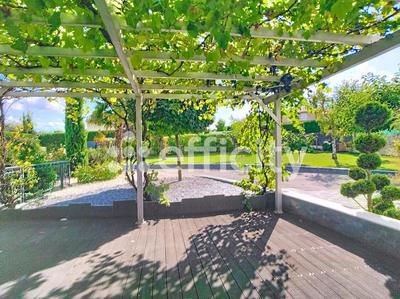 Maison - 205 m² - 8 pièces