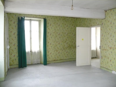 Maison - 94 m² - 9 pièces