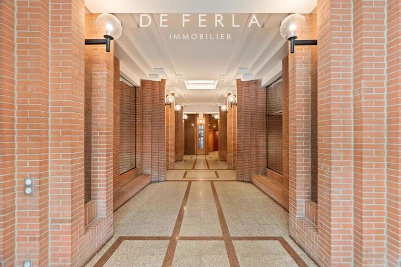 Studio - 40 m² - 1 pièce