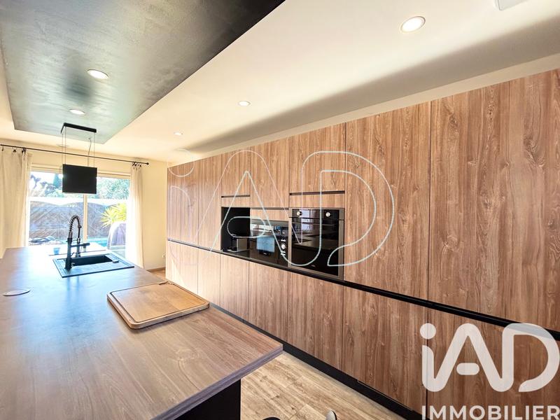 Maison - 181 m² - 6 pièces