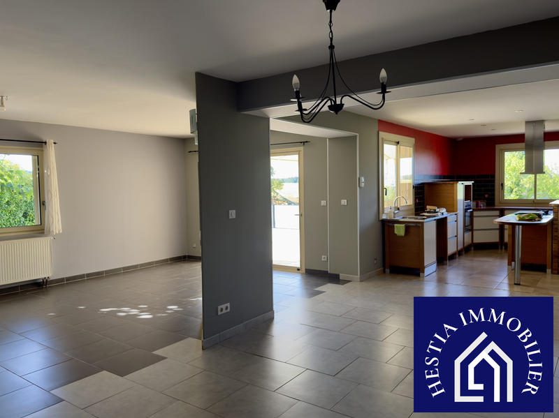 Maison - 205 m² - 9 pièces