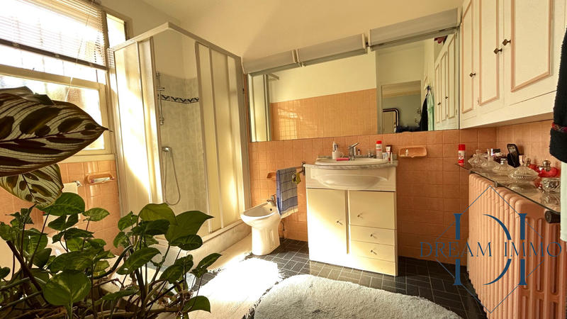 Maison traditionnelle - 212 m² - 6 pièces