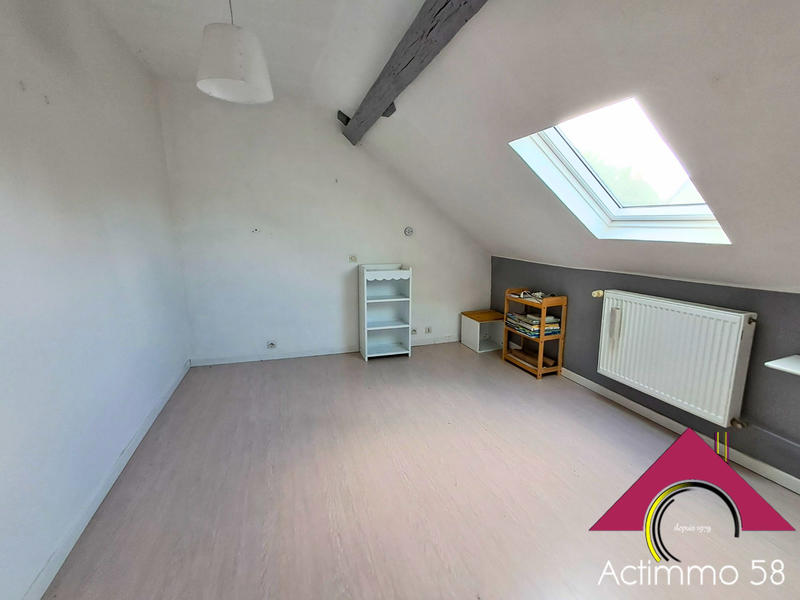 Maison - 162 m² - 8 pièces