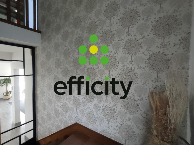 Pavillon - 160 m² - 9 pièces