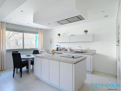 Appartement - 90 m² - 3 pièces