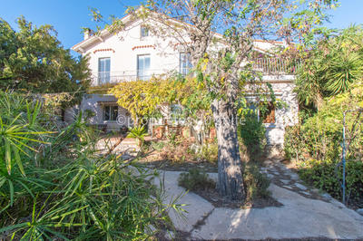 Maison - 200 m² - 7 pièces