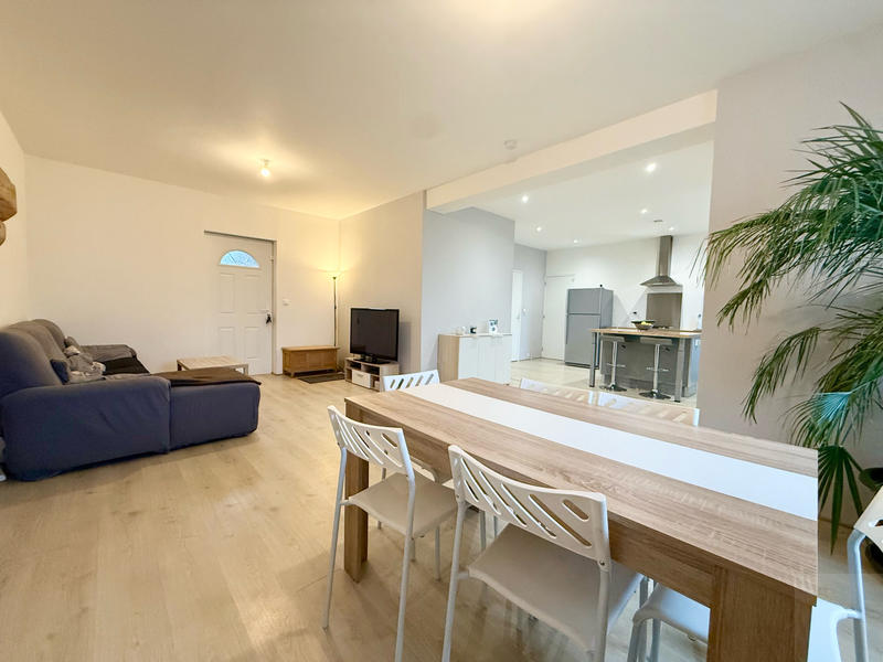 Maison - 277 m² - 8 pièces