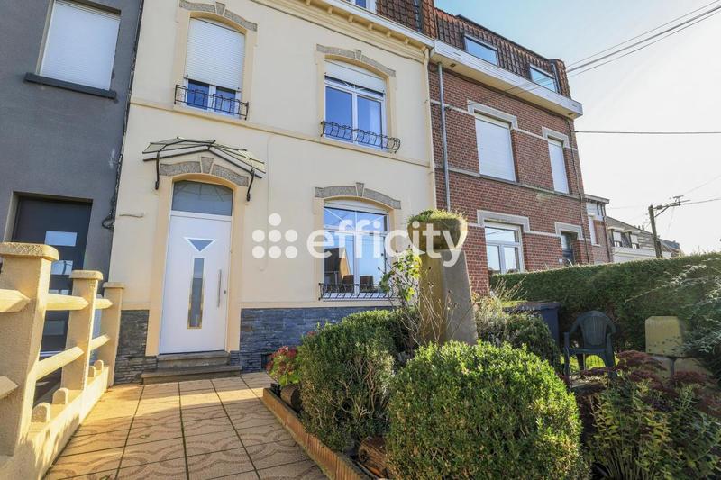 Maison bourgeoise - 174 m² - 8 pièces