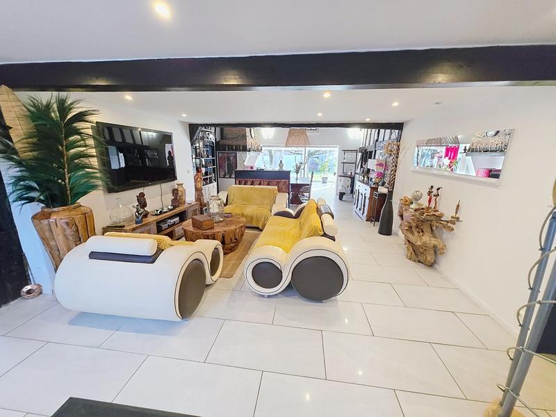 Maison - 160 m² - 9 pièces