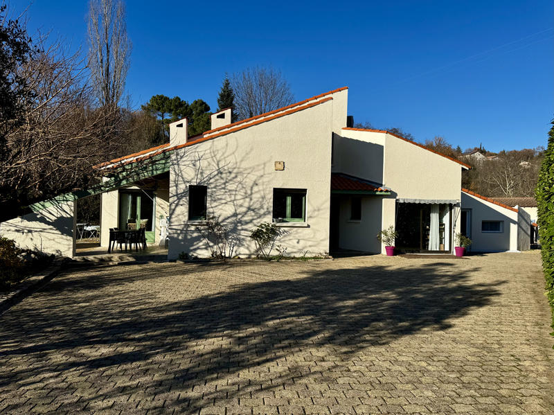 Maison - 176 m² - 7 pièces