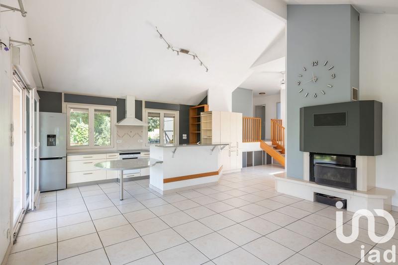 Maison - 222 m² - 7 pièces