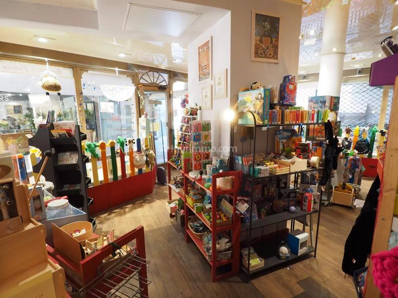 Bureau - 67 m² - 2 pièces