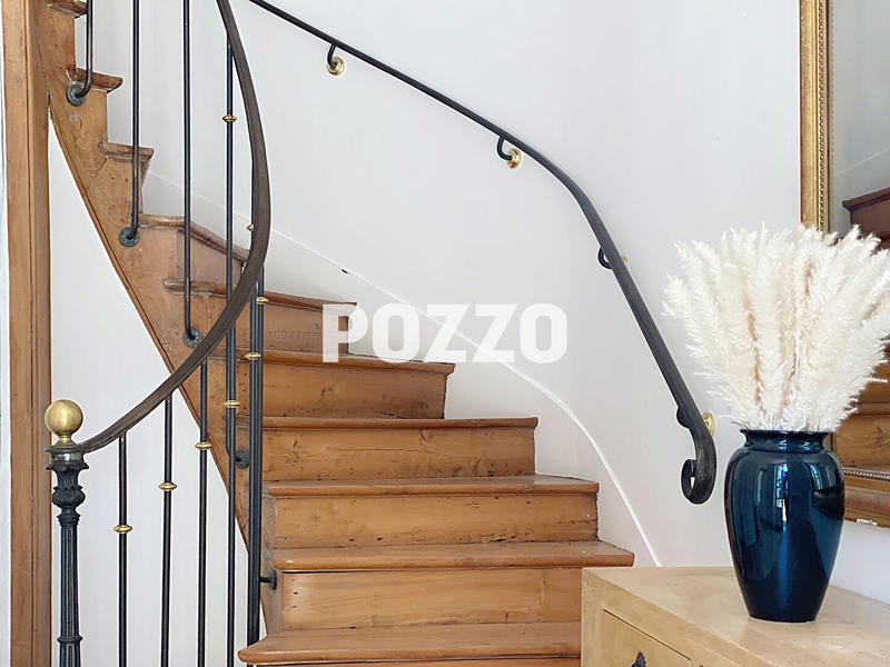 Maison - 340 m² - 11 pièces