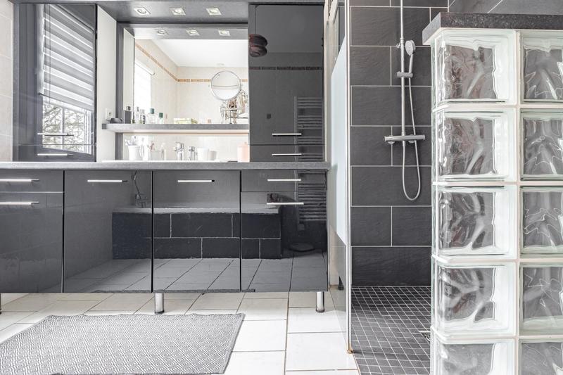 Maison - 190 m² - 8 pièces