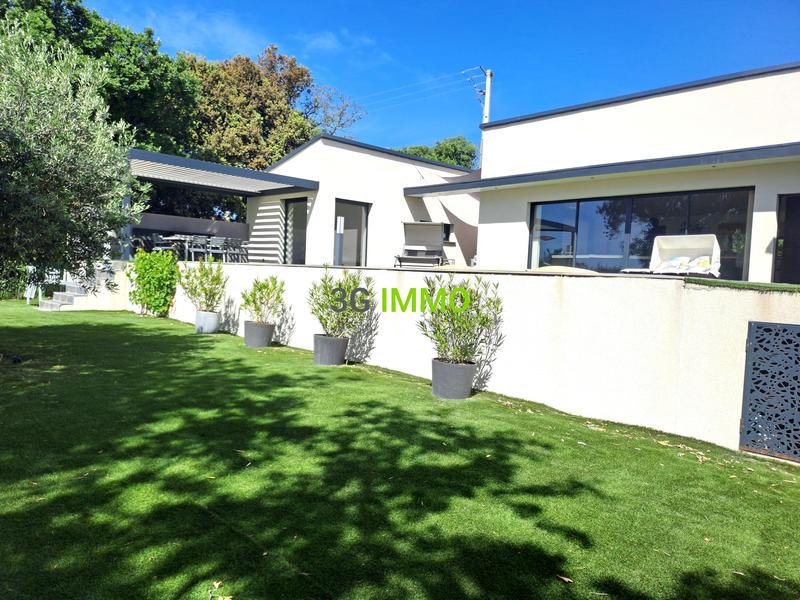 Maison contemporaine - 207 m² - 5 pièces