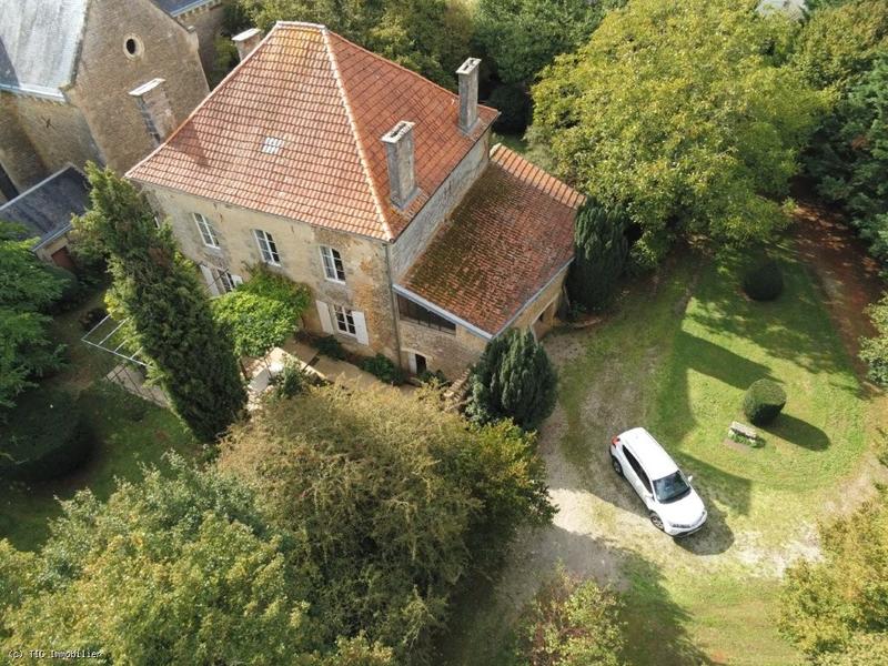 Maison - 230 m² - 8 pièces