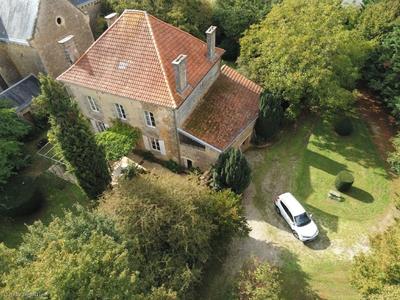 Maison - 230 m² - 8 pièces