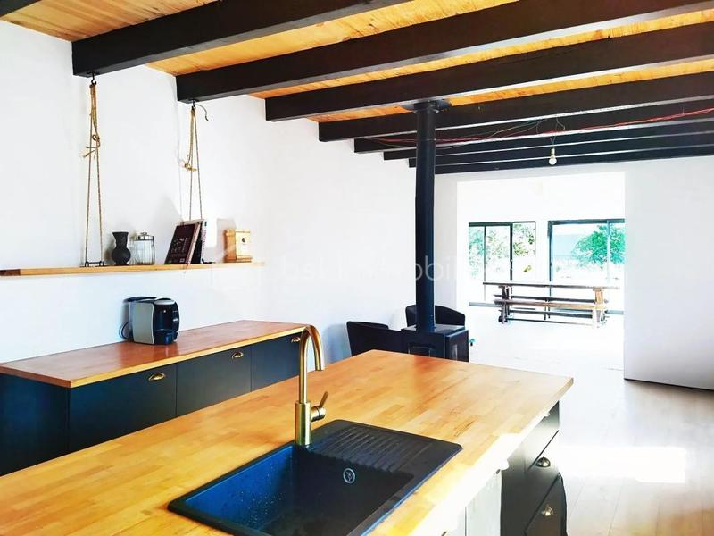Maison - 215 m² - 7 pièces