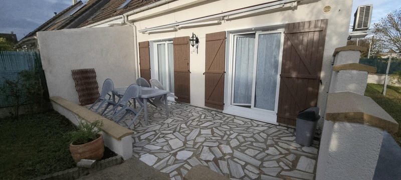 Maison - 96 m² - 5 pièces