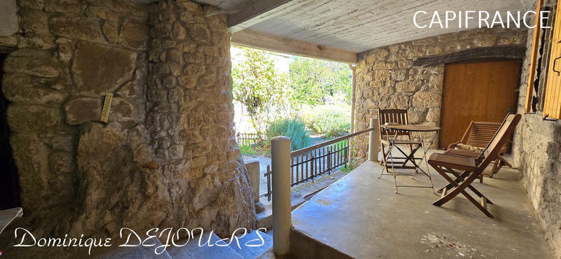 Maison - 250 m² - 8 pièces