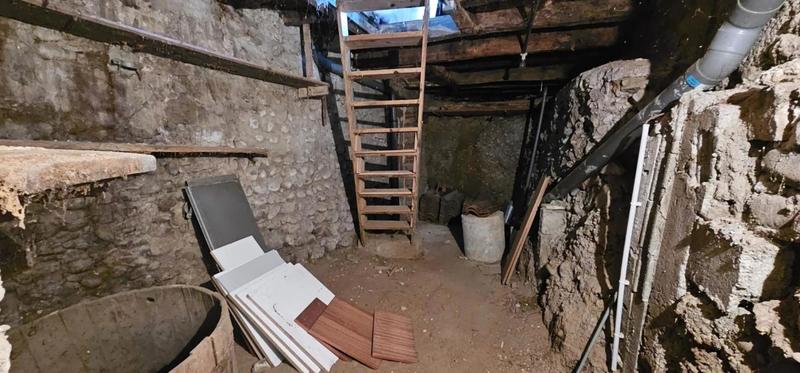 Maison en pierre - 190 m² - 6 pièces