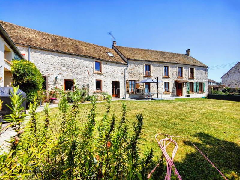 Corps de ferme - 296 m² - 15 pièces