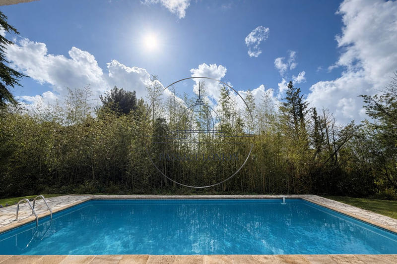 Villa - 180 m² - 5 pièces