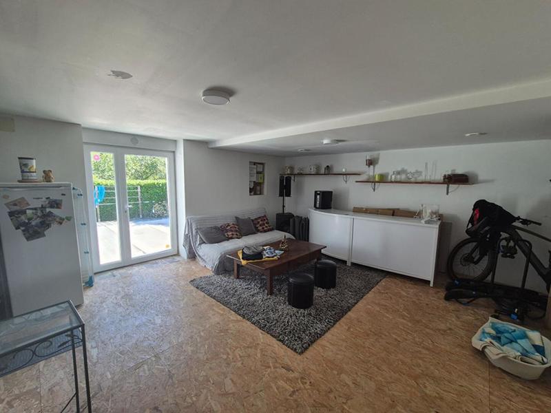 Maison - 221 m² - 7 pièces