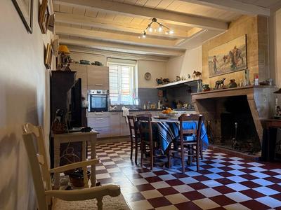 Maison en pierre - 245 m² - 6 pièces