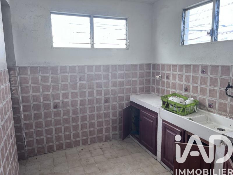 Maison - 250 m² - 8 pièces