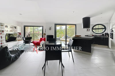 Appartement - 92 m² - 4 pièces