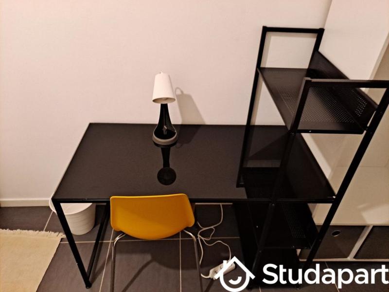 Chambre - 9 m² - 1 pièce