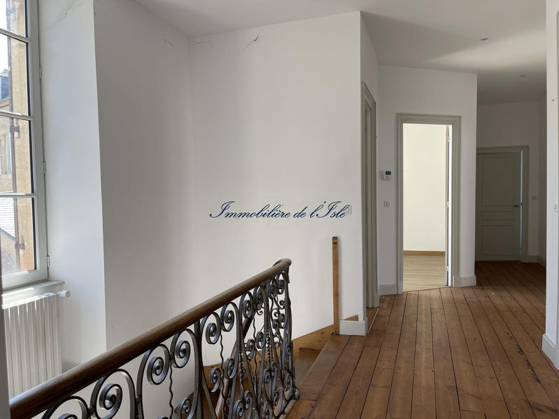 Maison - 280 m² - 11 pièces