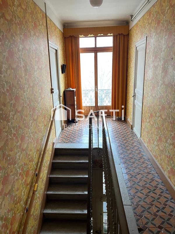 Maison - 349 m² - 12 pièces