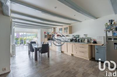 Maison - 243 m² - 7 pièces