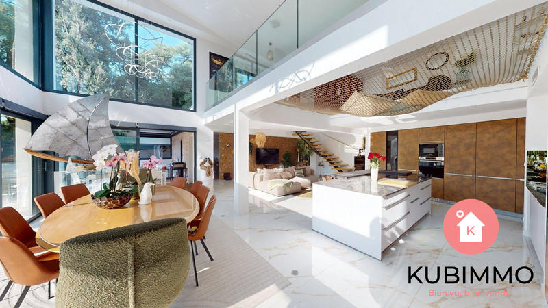 Maison - 207 m² - 6 pièces