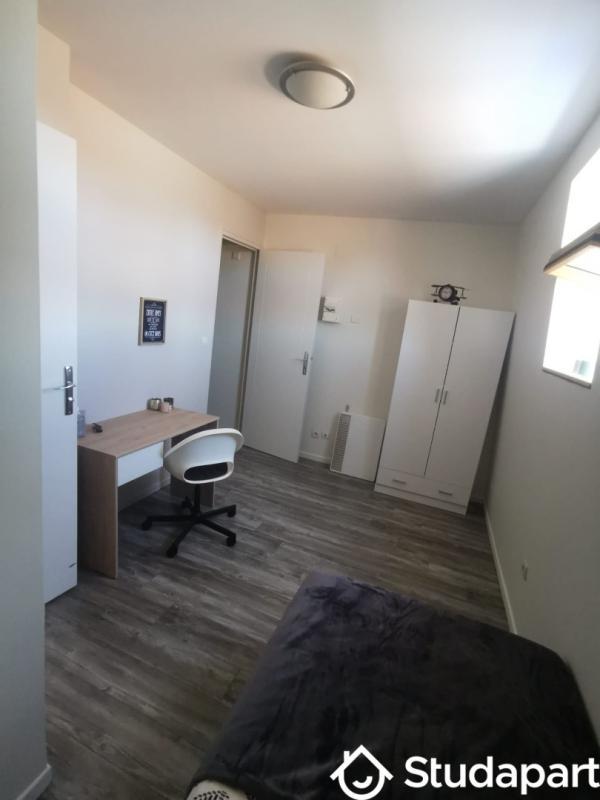 Chambre - 11 m² - 1 pièce