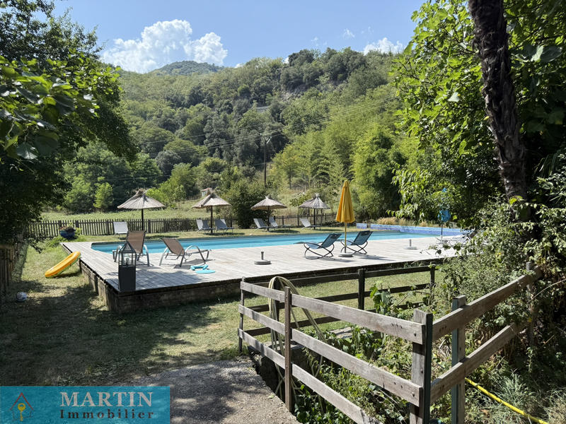 Mas - 770 m² - 27 pièces