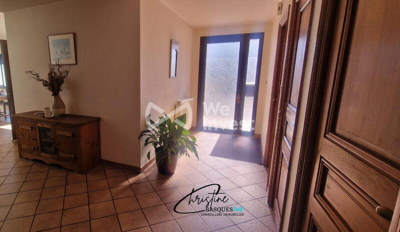 Maison - 284 m² - 9 pièces